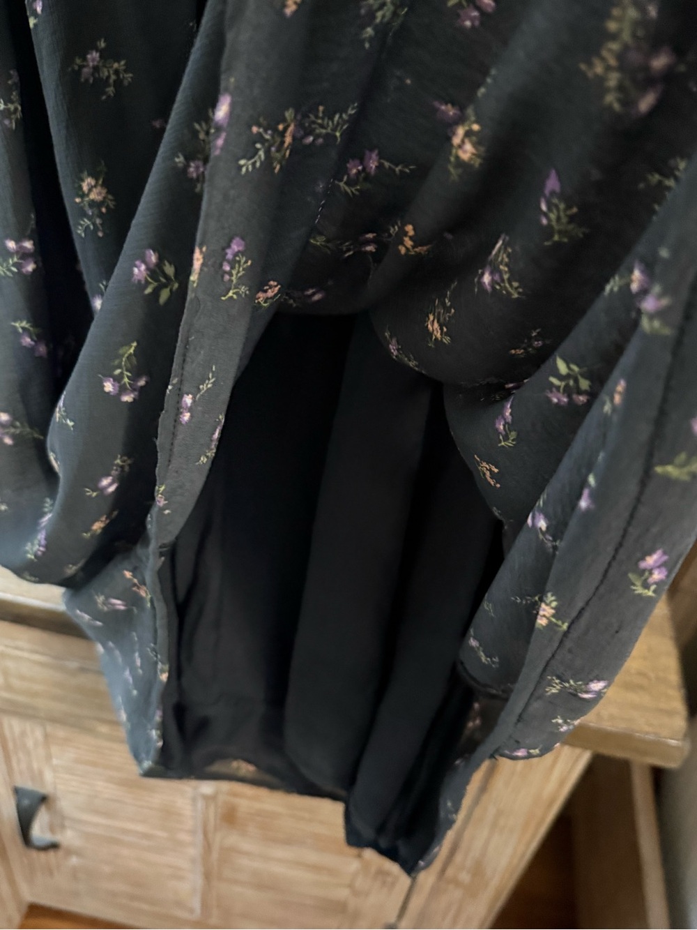 American Eagle Outfitters Grey Floral Ruffled Long-Sleeve Dress NWT- size small - Picture 2 of 6